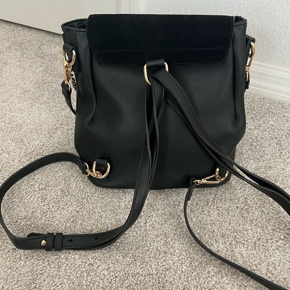 VICI Val Chain Convertible Backpack - Picture 3 of 4